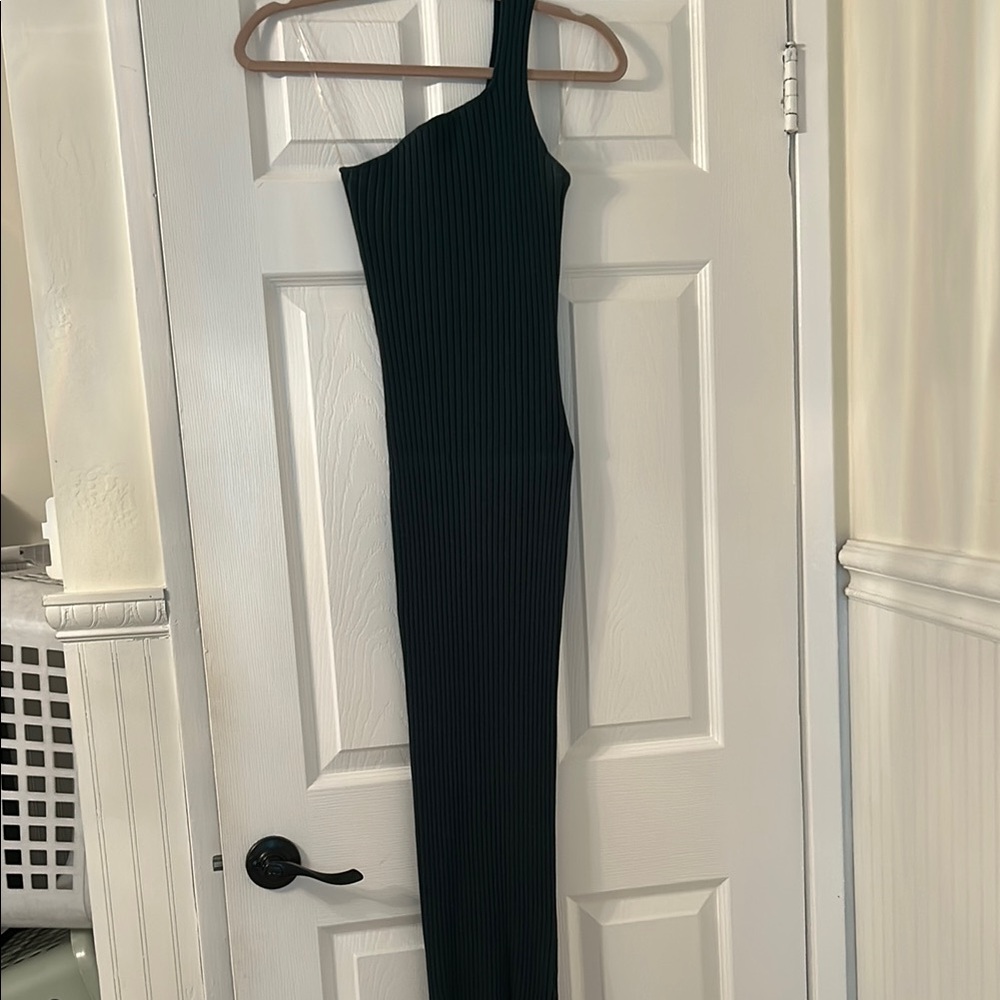 Elegant Black One-Shoulder Dress